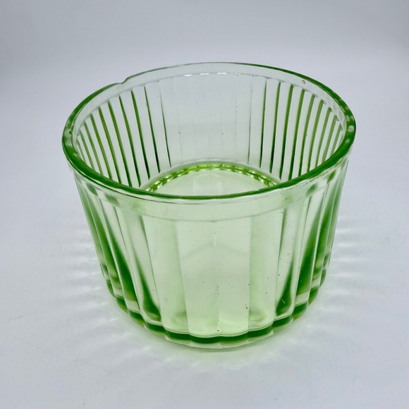 Vintage Green Glass Ramekin Dish with Lid Uranium Glass Vaseline Glass Glow - Picture 3 of 12